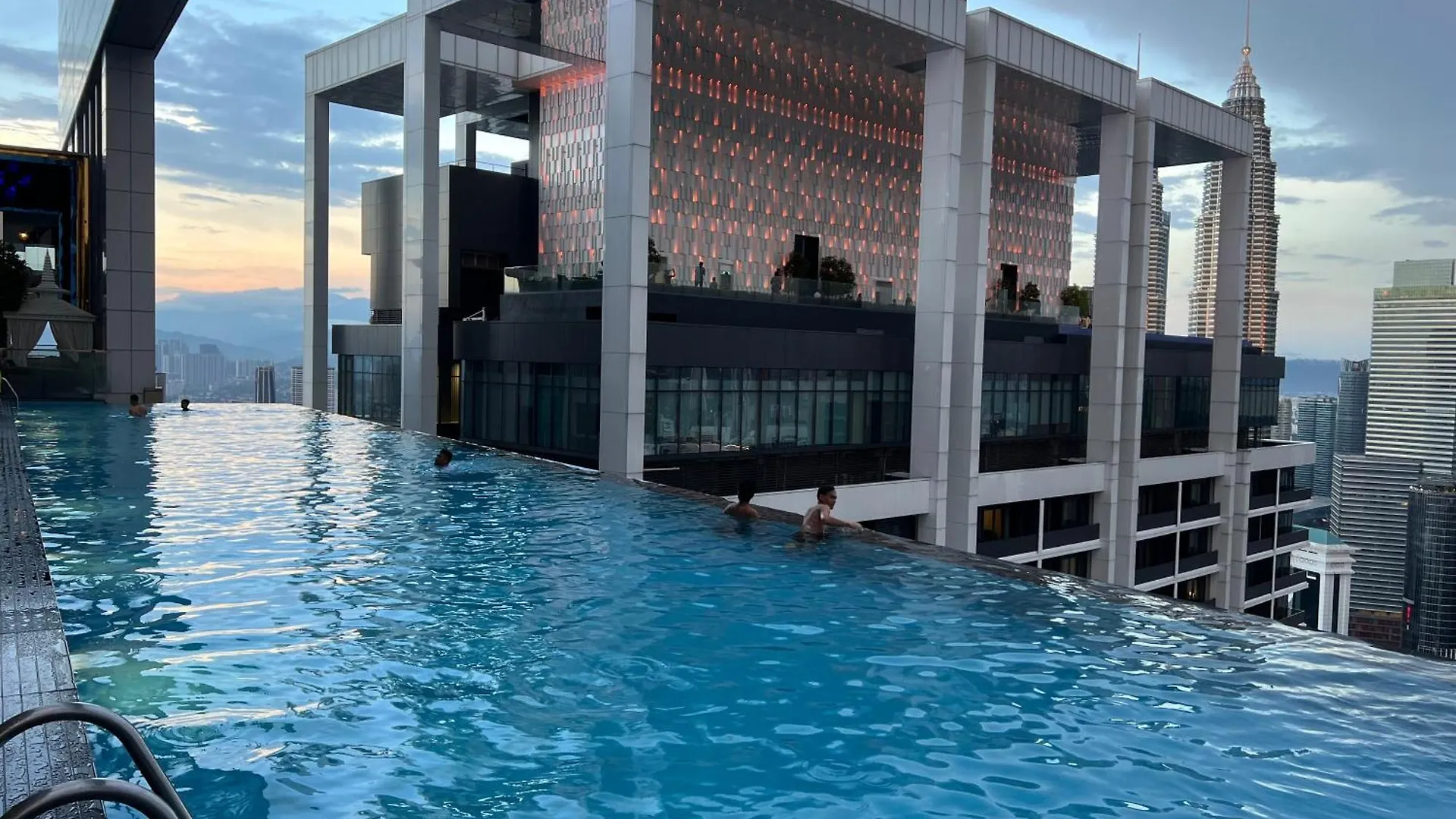 Platinum Suites Klcc By City Home Kuala Lumpur Hotel